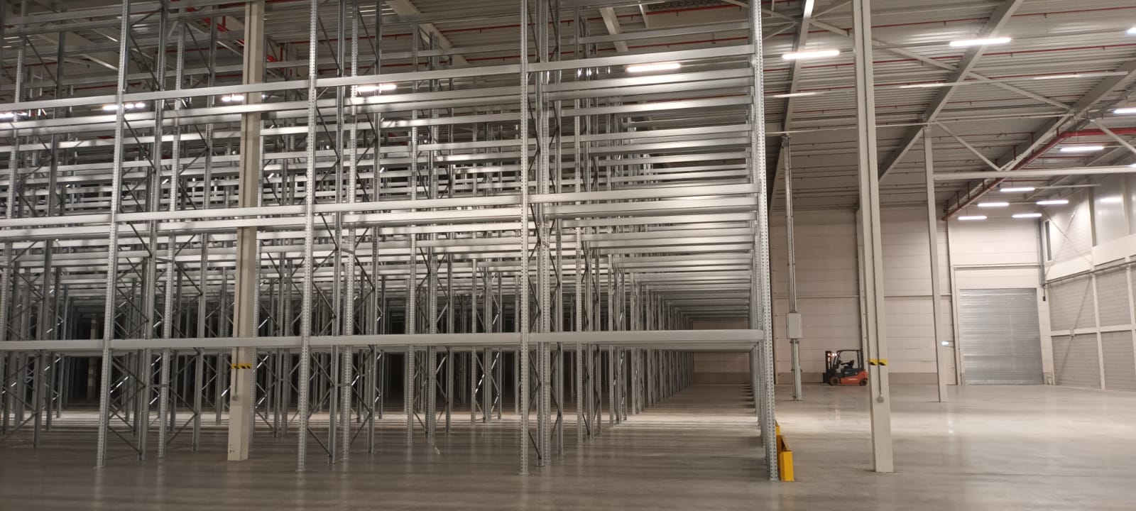 Paletové regály — Venlo, Nizozemí