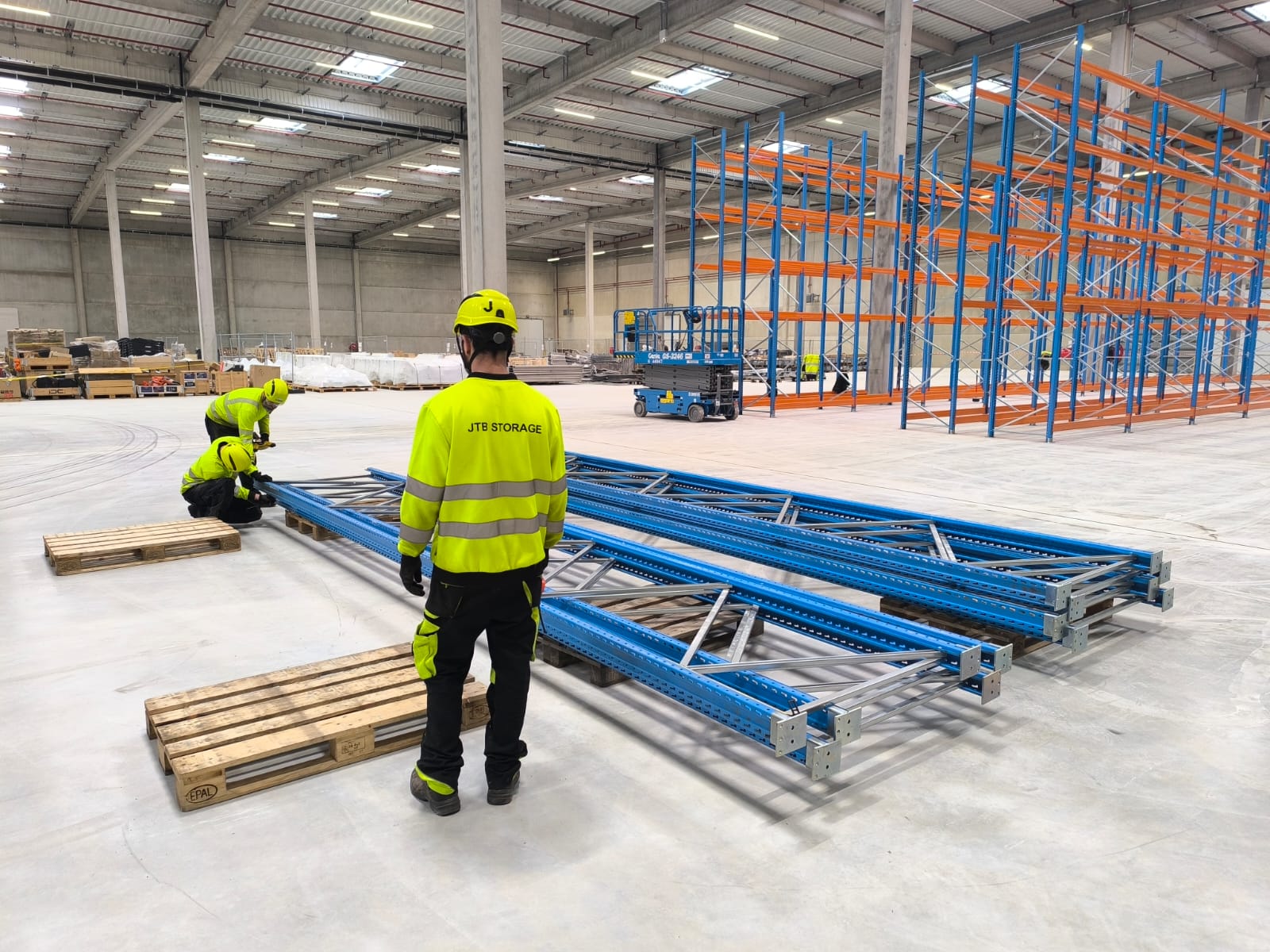 Paletové regály — Venlo, Nizozemí